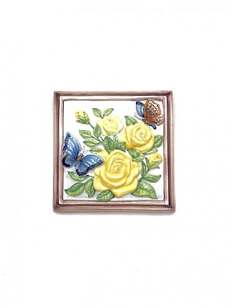 Керамический декор 'Бабочка Голубая Морфо на желтых розах'
