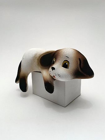 Чернолощёная керамика Собачка Свисающая 'На боку' 1