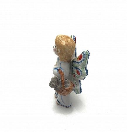 Коллекционная керамическая фигурка 'Фея с корзинкой'
